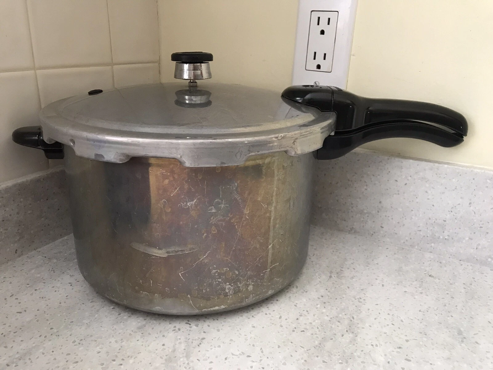 Presto 409A Pressure Cooker 6QT Aluminum With Jiggler & Canning Tray-Good Gasket