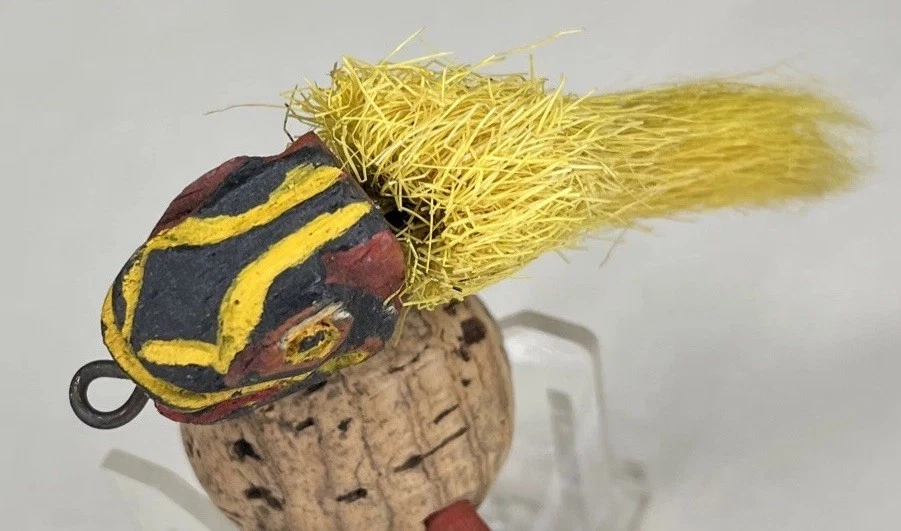 Señuelo Mosca Desconocido De Colección, ¡RARO/ÚNICO! Lg. ¡Mosca tallada en corcho súper genial y temprana! Foto 4 de 4