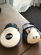 BLITZ Boxing Focus Pads Punch Mitts Hook & Jab Black/White Pair
