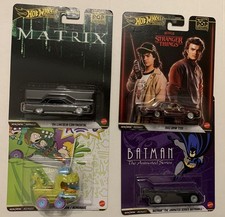 Hot Wheels Pop Culture BMW Serie 7 733i Matrix Lincoln Continental Batman modellino auto