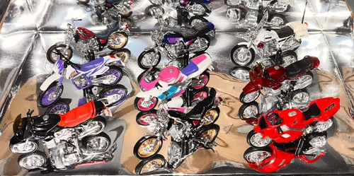 Maisto 1:18 Vintage Motorcycle Collection Yamaha BMW Kawasaki Suzuki Honda Lot