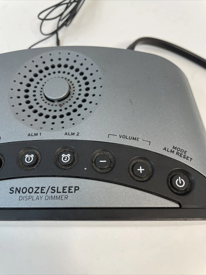 Timex T231Y Alarm Clock Radio 2 Alarm Radio Buzzer Display Dimmer Snooze  - Image 3 of 4