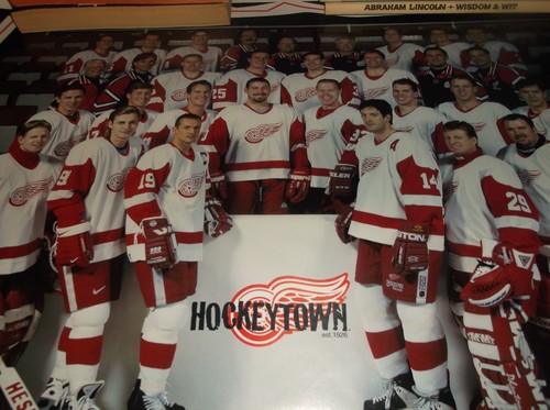 Vintage HOCKEY Poster DETROIT RED WINGS 1996-97 Team Photo/Names Listed/MOLSON - Picture 3 of 3