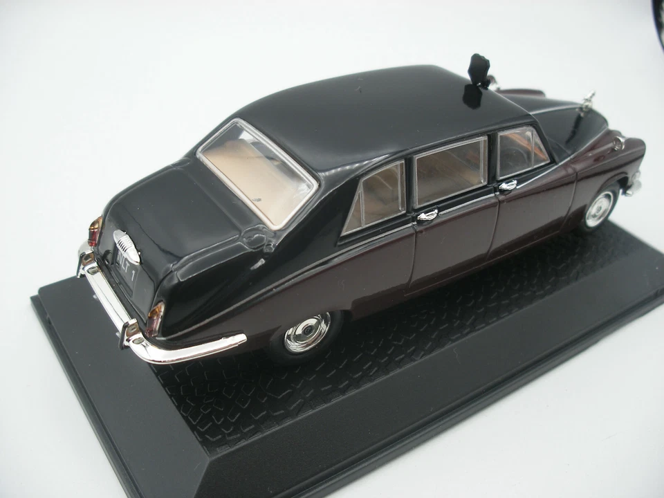 Collection Atlas 1/43 eme Voiture Chefs d'Etat DAIMLER DS420 Queen Mum 1970 Lyon - Photo 3/4