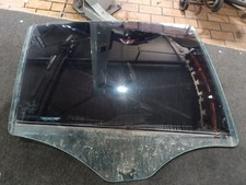 Orig. Mercedes-Benz W211 Seitenscheibe Türscheibe Avantgarde Blau hinten rechts Orig. Mercedes-Benz W211 Seitenscheibe Türscheibe Avantgarde Blau hinten rechts