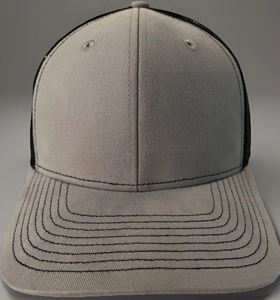 &bull; Gray/black Mesh Structured Cap &bull; Adjustable Snapback N