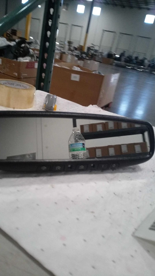 Espejo retrovisor interior delantero central usado se adapta a: Nissan Pathfinder 2017 automático Foto 2 de 4