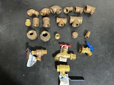 BRASS VALVES + FITTINGS   1/2'' + 3/4''  THREADED QTY (20) NICE ASSORTMENT NEW