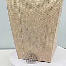 VTG LC Lauren Conrad Silver Tone Openwork Mandala Filigree Pendant Necklace 18"