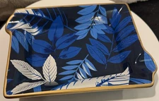 Tommy bahama 2 cigar ashtray, tropical leaves w. gold rim *excellent condition*