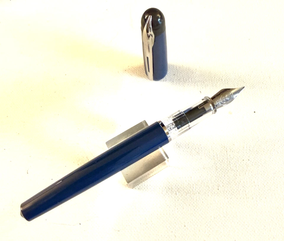 Caneta-tinteiro nova na caixa azul escura Waterman Phileas Kulture BELA nova na caixa BELEZA - Imagem 4 de 4