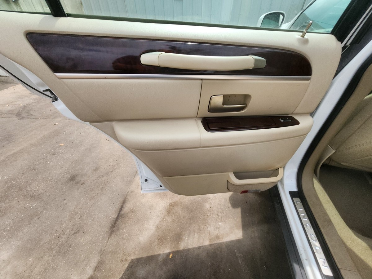 2003-04-05-06-07-08-2011 LINCOLN TOWN CAR LEFT REAR INTERIOR DOOR
