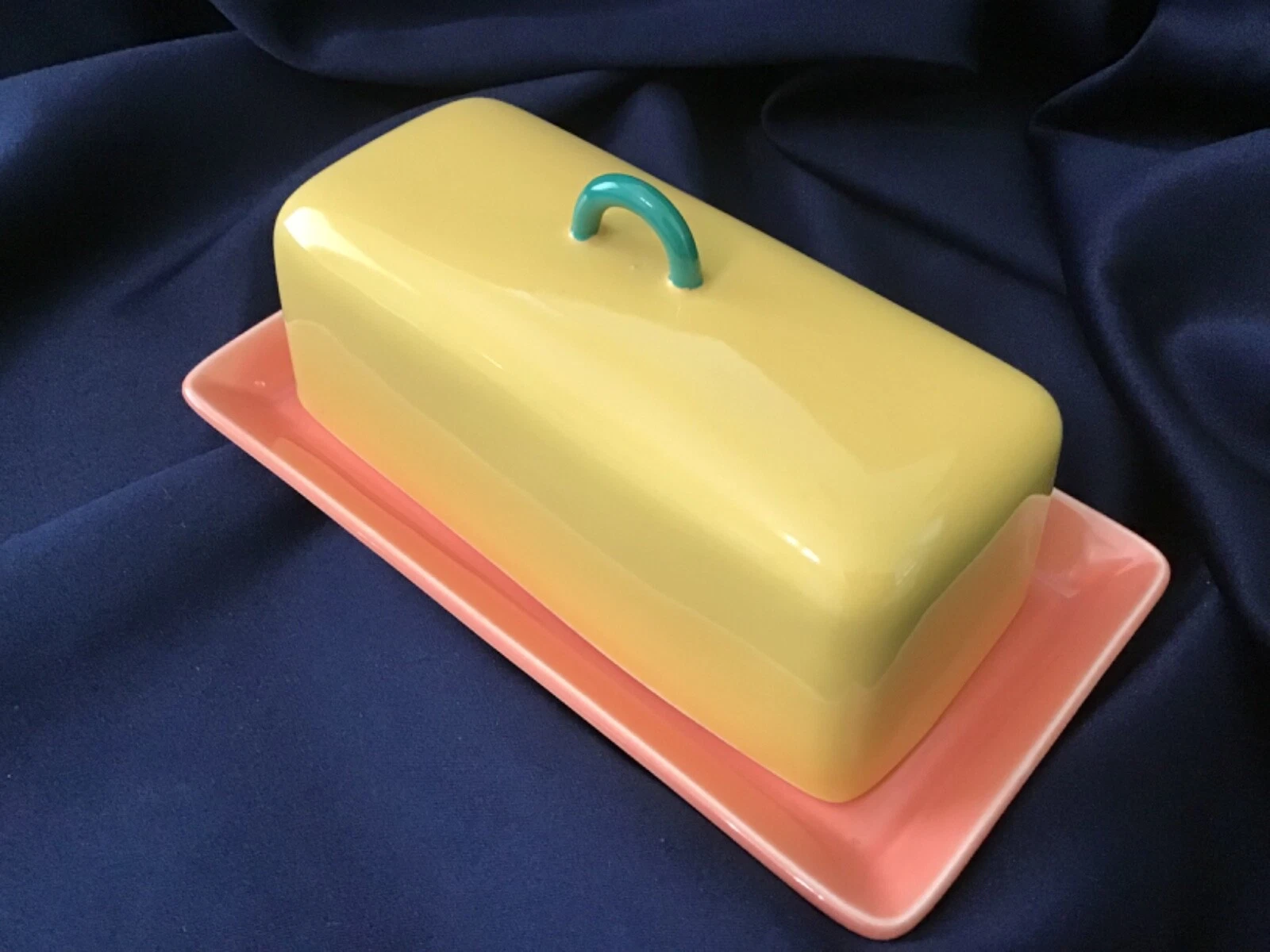 LINDT-STYMEIST COLORWAYS covered BUTTER DISH yellow / salmon NEVER USED! RARE!
Opens in a new window