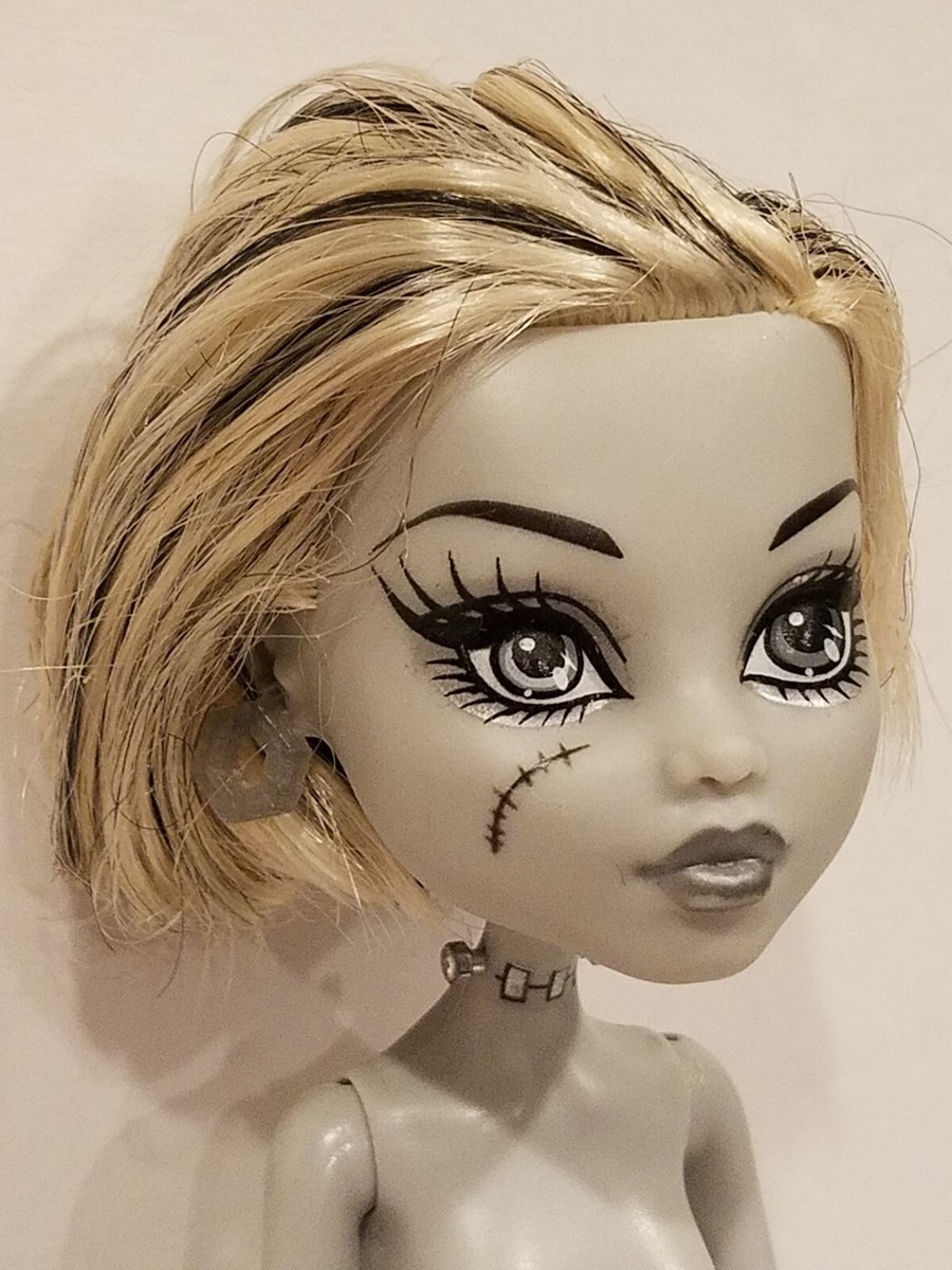 Monster High Skull Shores Black and White Frankie Stein Doll 2011 Mattel  X0593 746775101961