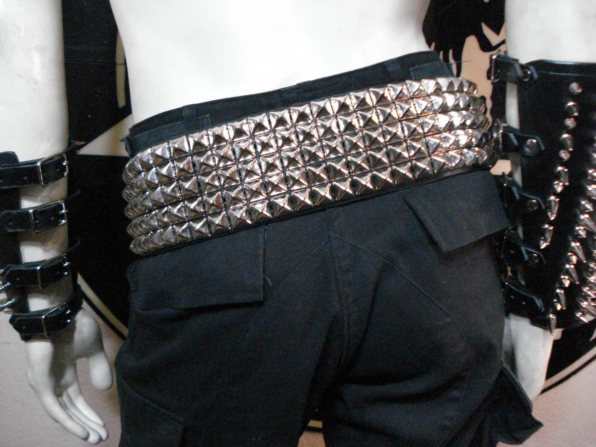 KRYPT LEATHER OLD SCHOOL PYRAMID STUDDED BELT MDLSB0302
