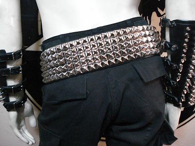 KRYPT LEATHER OLD SCHOOL PYRAMID STUDDED BELT