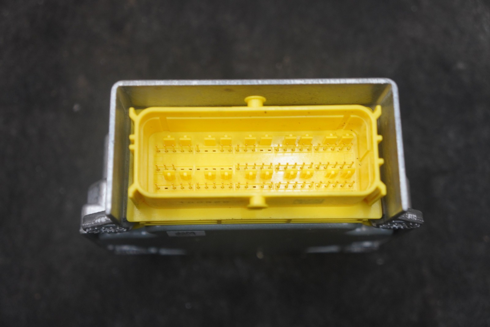 SRS Computer Control Module ECU 420959655 OEM Audi R8 2008-15