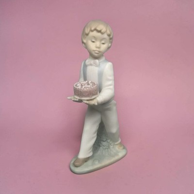 Lladro Daisa Golden Memories Figurine Boy with Cake Spain Vintage Figurine GLOW