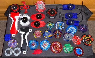 Beyblade - Lot - Metal Fusion - Plastic - Cords - Launchers - Hasbro