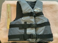 Bass Pro Shop Child’s Small / Medium Life Vest Chest 32/40