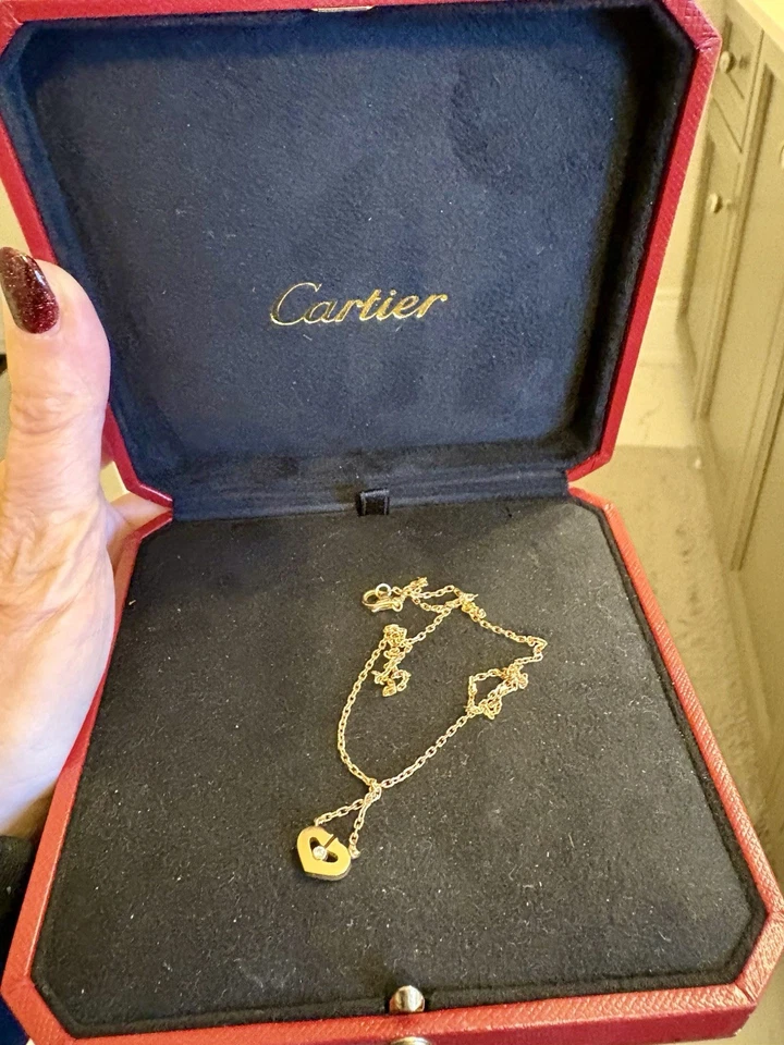 Collar Cartier C Corazón Oro Rosa y Diamantes  Foto 2 de 4