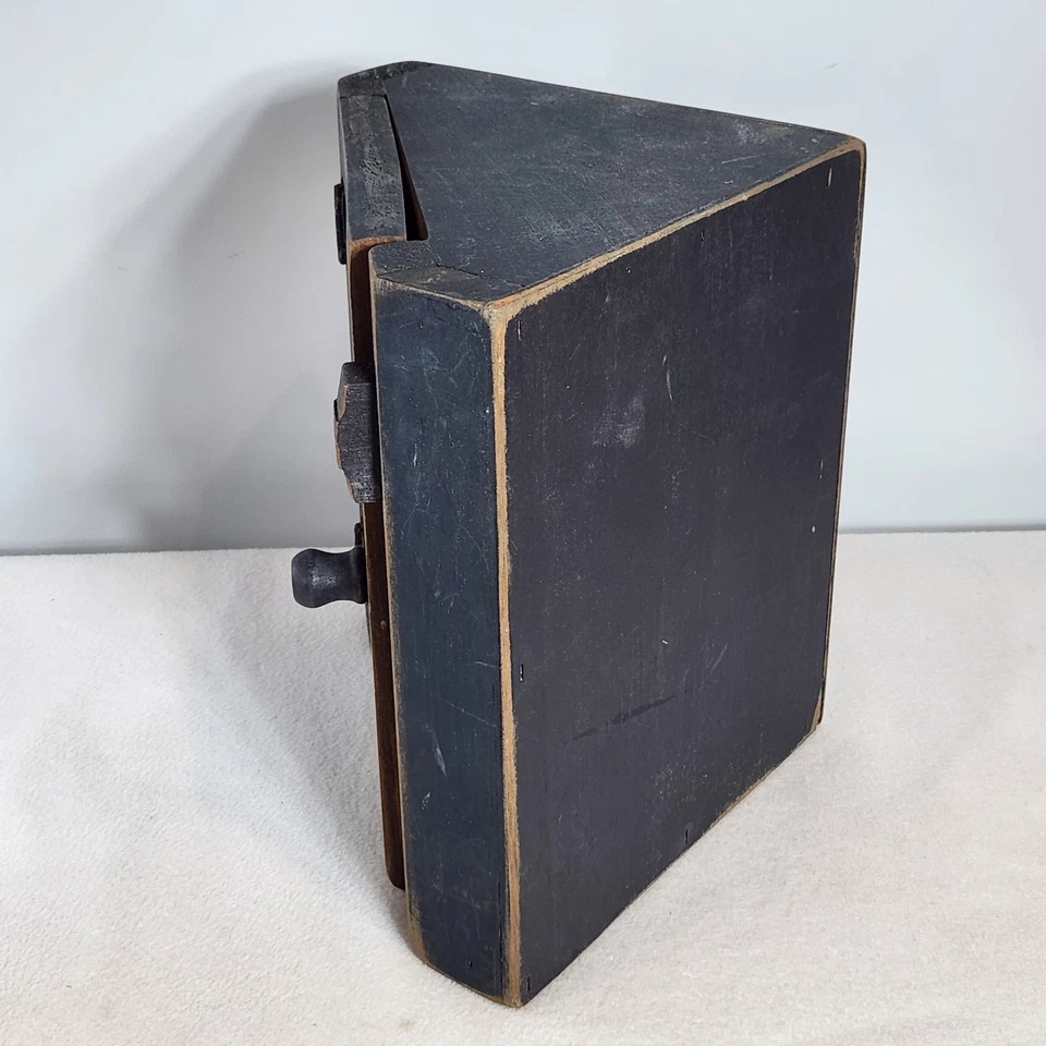 Pequeño armario colgante de pared de esquina de madera pintado azul marino rústico rural Foto 4 de 4