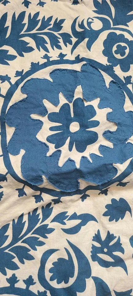 Pair of Blue & White Floral Textured King Pillow Shams Pillowcase Covers - Image 3 of 4