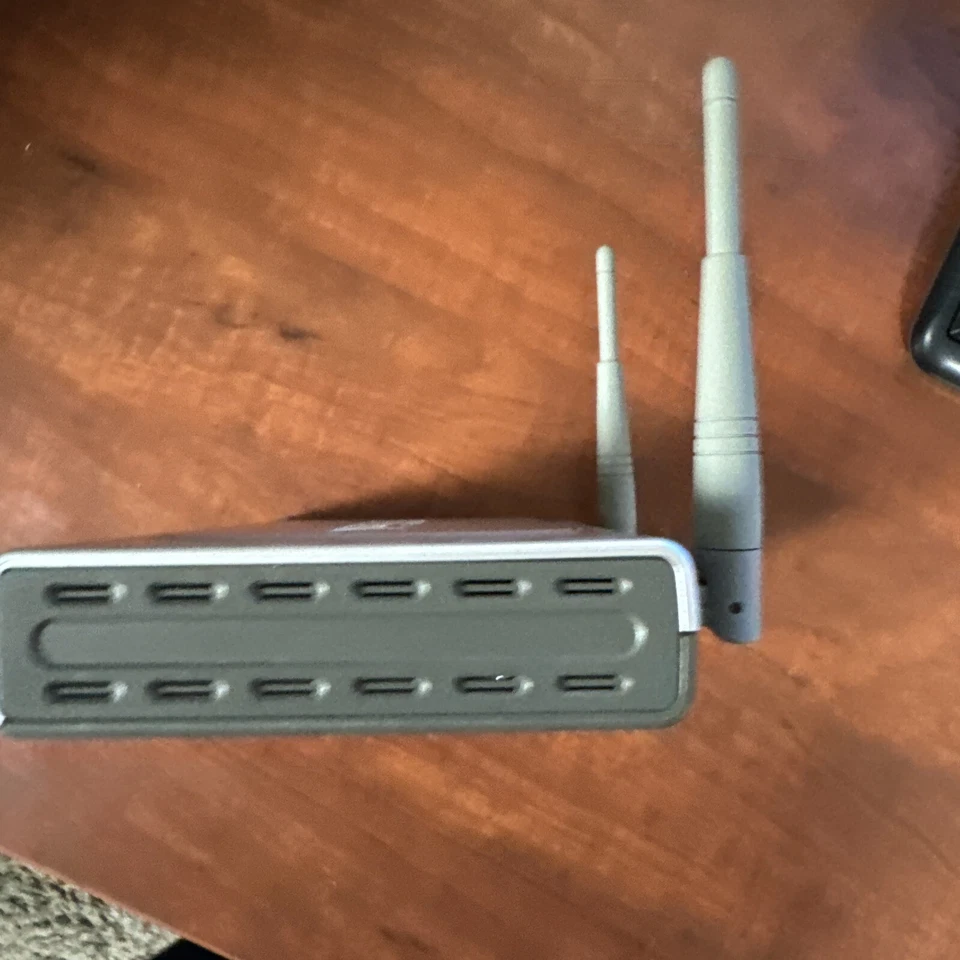 D-Link DWL-7100AP Tri-Mode Dual Band Wireless Access Point 802.11a/g 108Mbps - Image 4 of 4