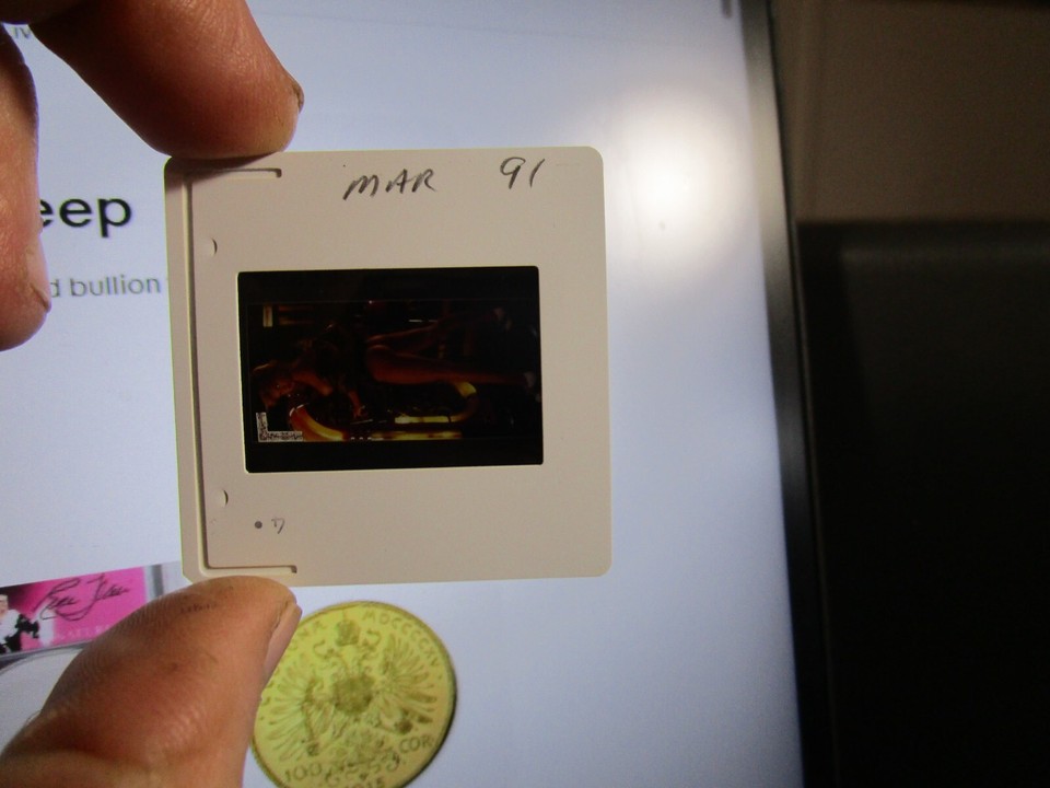 JULIE CLARKE MARCH 1991 PLAYBOY PLAYMATE 35 MM SLIDE TRANSPARENCY 2X2