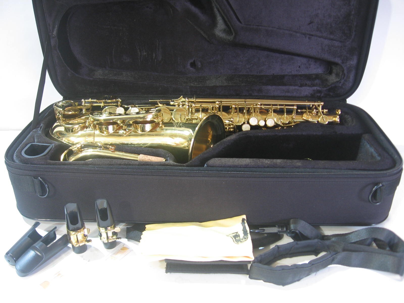 NEW OPEN BOX Jean Paul AS600 AS-600CM Student Alto Saxophone with Carrying Case