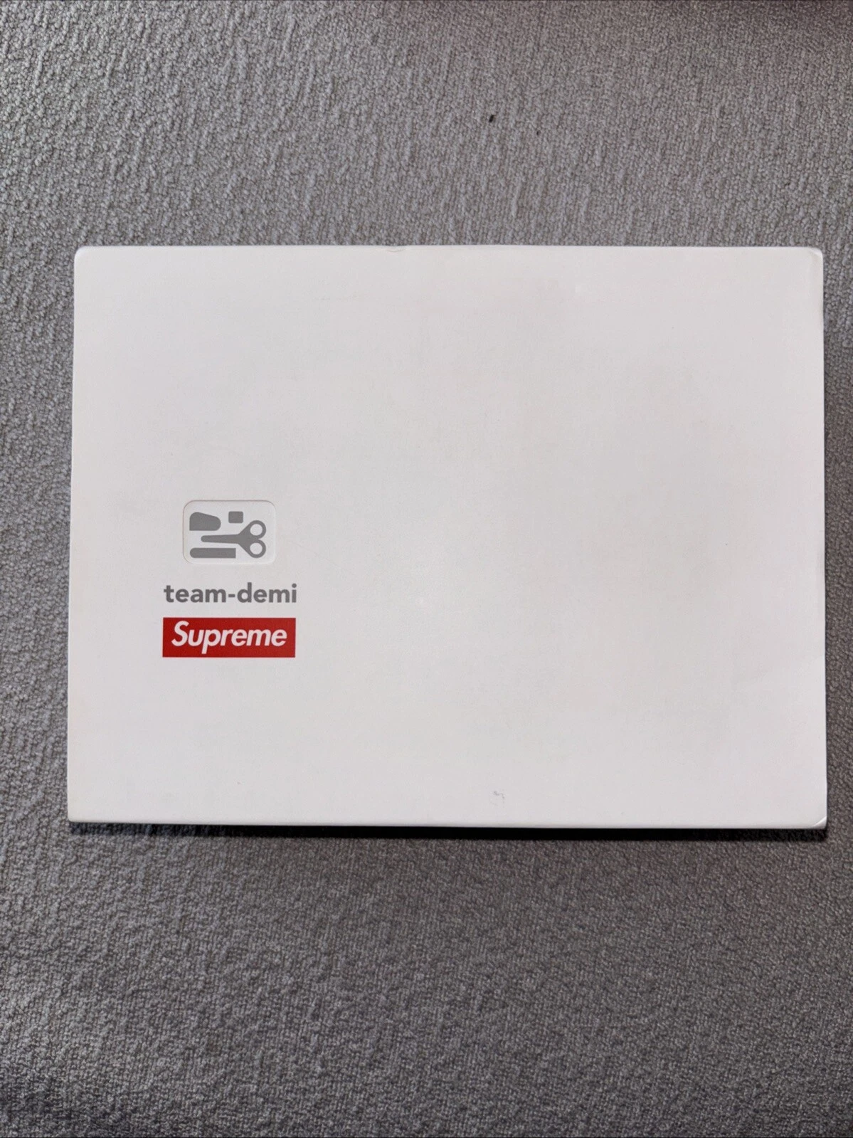 Set papeterie Supreme x Team Demi blanc FW21A48 neuf dans sa boîte rare