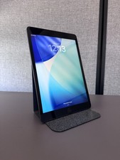 Apple iPad 8th Generation A2430 32 GB, Wi-Fi 4G, 10.2 in - Space Gray