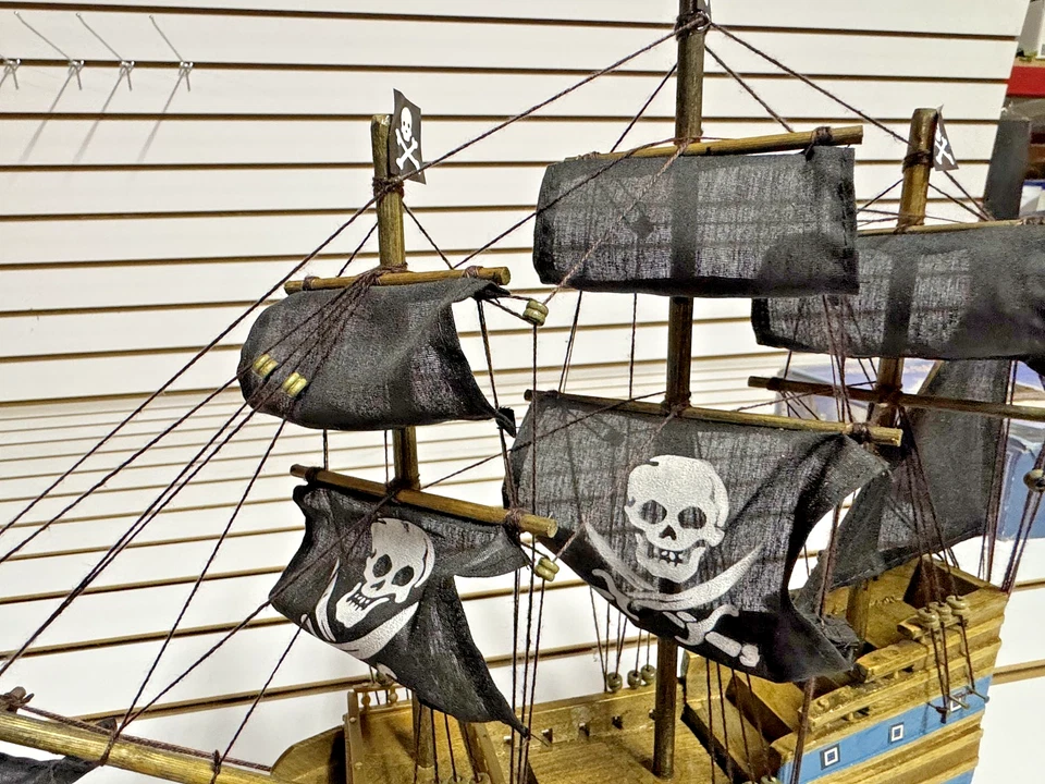 Wunderschönes Piratenschiff aus Holz– „Wooden Sailing Craft“ H 38 cm - Bild 4 von 4