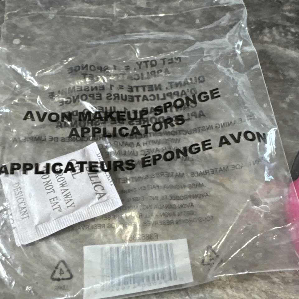 Aplicadores de esponja de maquillaje Avon triángulos negro y rosa NUEVO  Foto 3 de 4