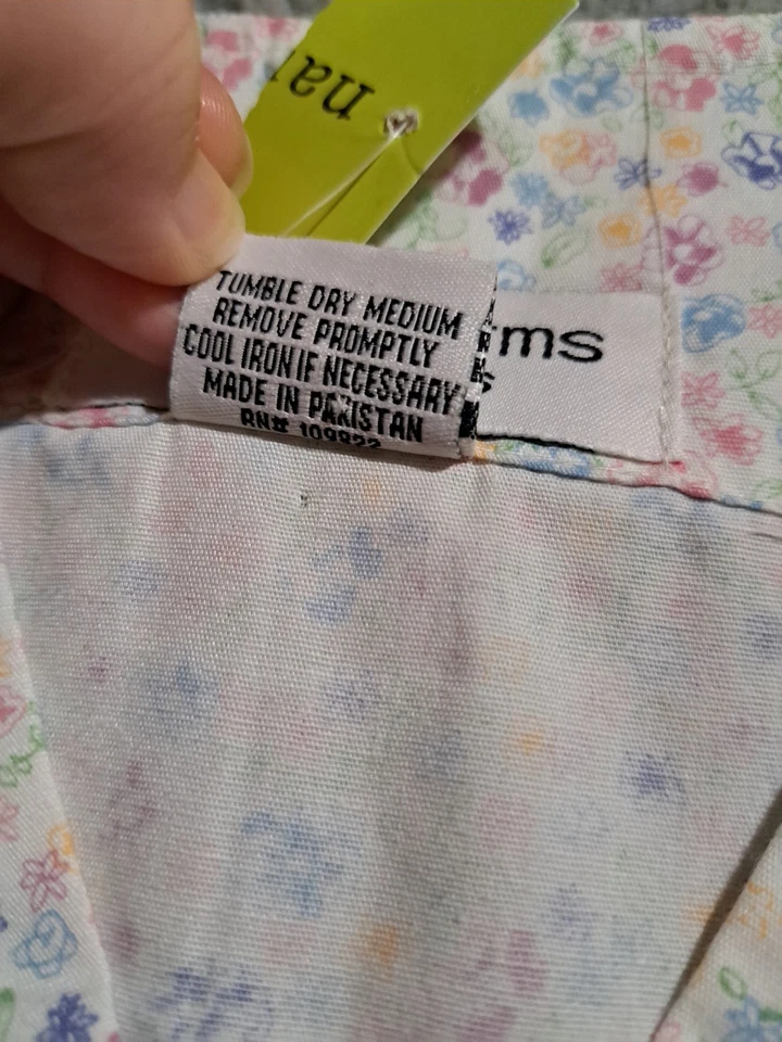 Natural Uniforms Women's Floral Short Sleeve Medical Scrub Top / Size 2X - Image 4 of 4