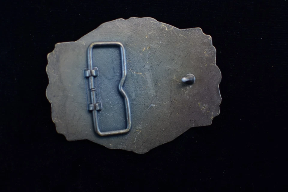 Hebilla de cinturón vintage de barco dorado de vela en mástil Foto 2 de 3