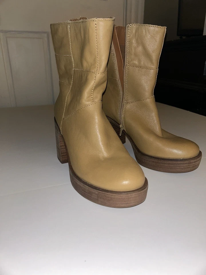 Lucky Brand Camel Platform Mid Calf Zip Up Boot Size 8 Used Great Condition - Image 4 of 4
