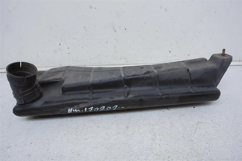 Cámara resonadora de aire Nissan Pickup 1990-1995 3,0 L 16585-88G00 Foto 2 de 3