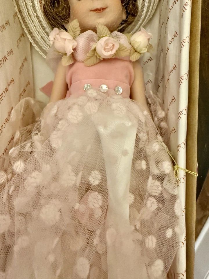 Boneca de porcelana vintage Betsy McCall Robert Tonner com caixa e etiqueta – Colecionador raro - Imagem 4 de 4