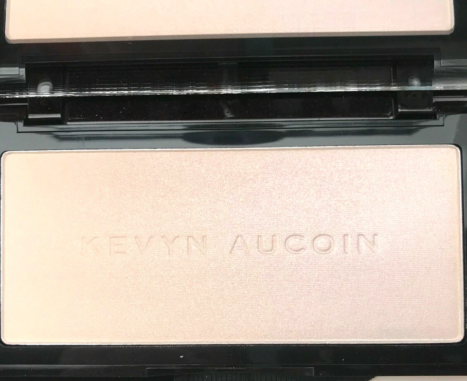 Kevyn Aucoin The Neo Setting Powder  - 21g/0.74 oz  HOLIDAY SALE - Image 2 of 4
