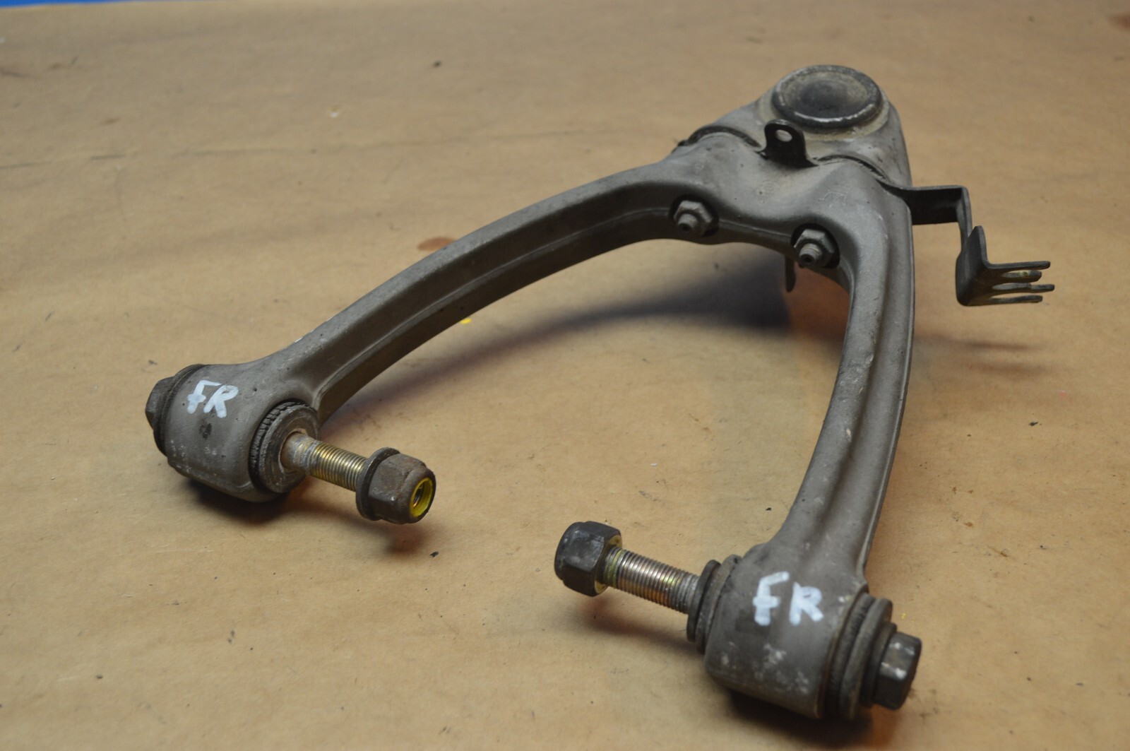 2004 M138 MASERATI GT COUPE  FRONT RIGHT PASSENGER SIDE UPPER CONTROL ARM
