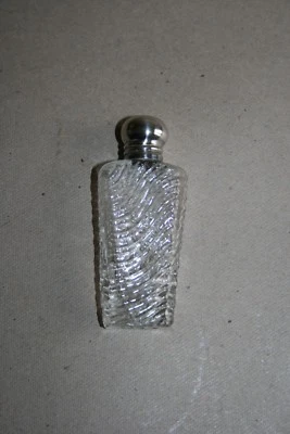 Flacon de parfum ou à sel ancien bouchon métal argenté - vide - Photo 1/2