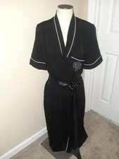 NWT Ladies Vintage NATORI Black Crest Belted Full Length Robe Size S
