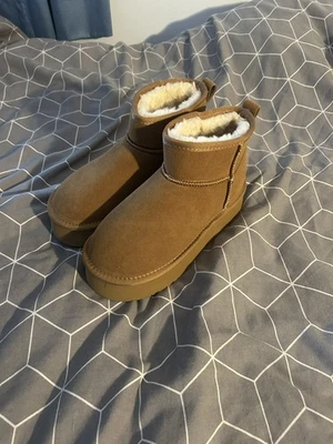 UGG Australia Classic Ultra Mini Boots UK Size 5.5
