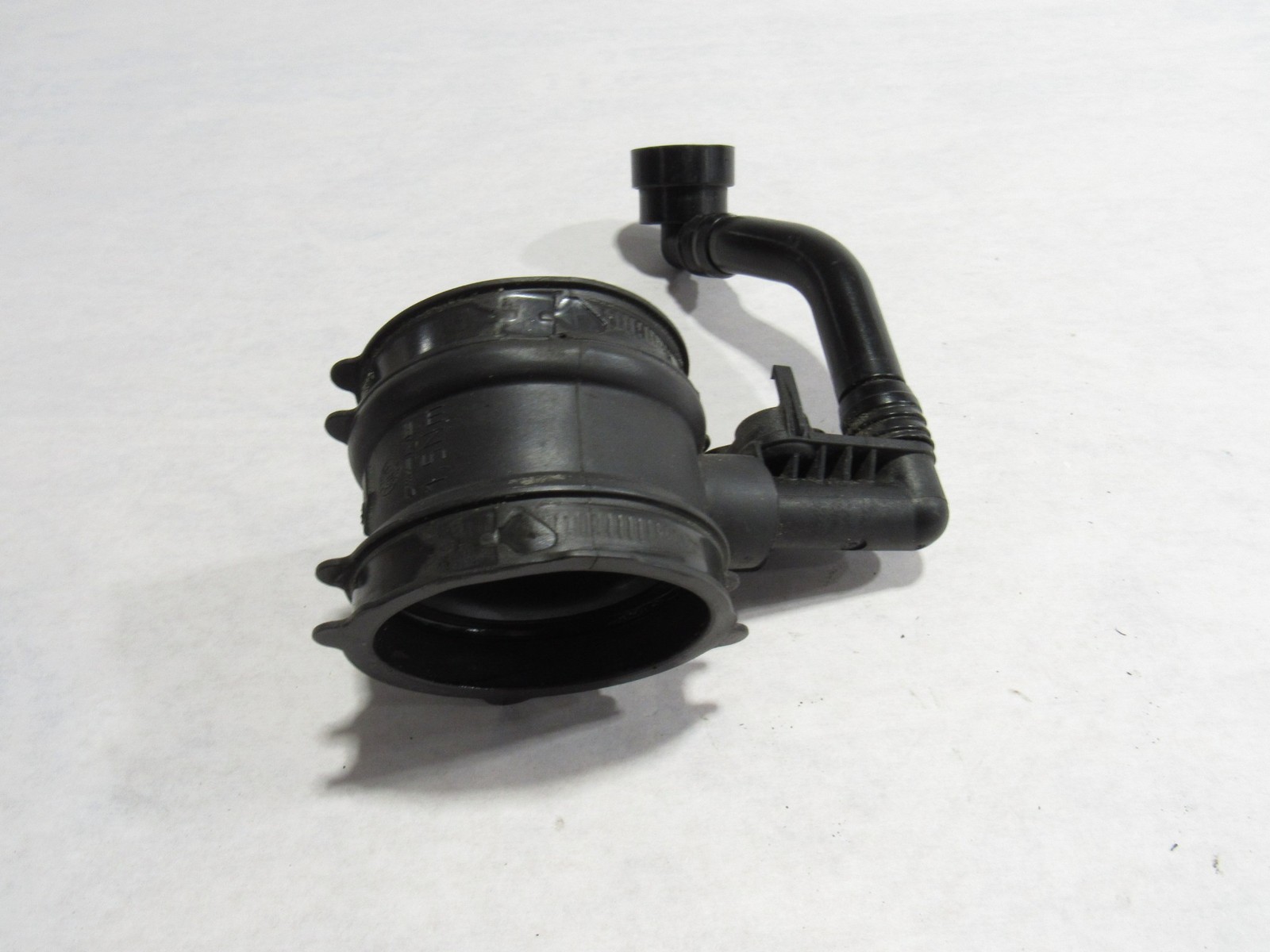 18-21 Aston Martin Vantage 2019 Left Engine Vent Oil Separator Pipe Hose Line :O