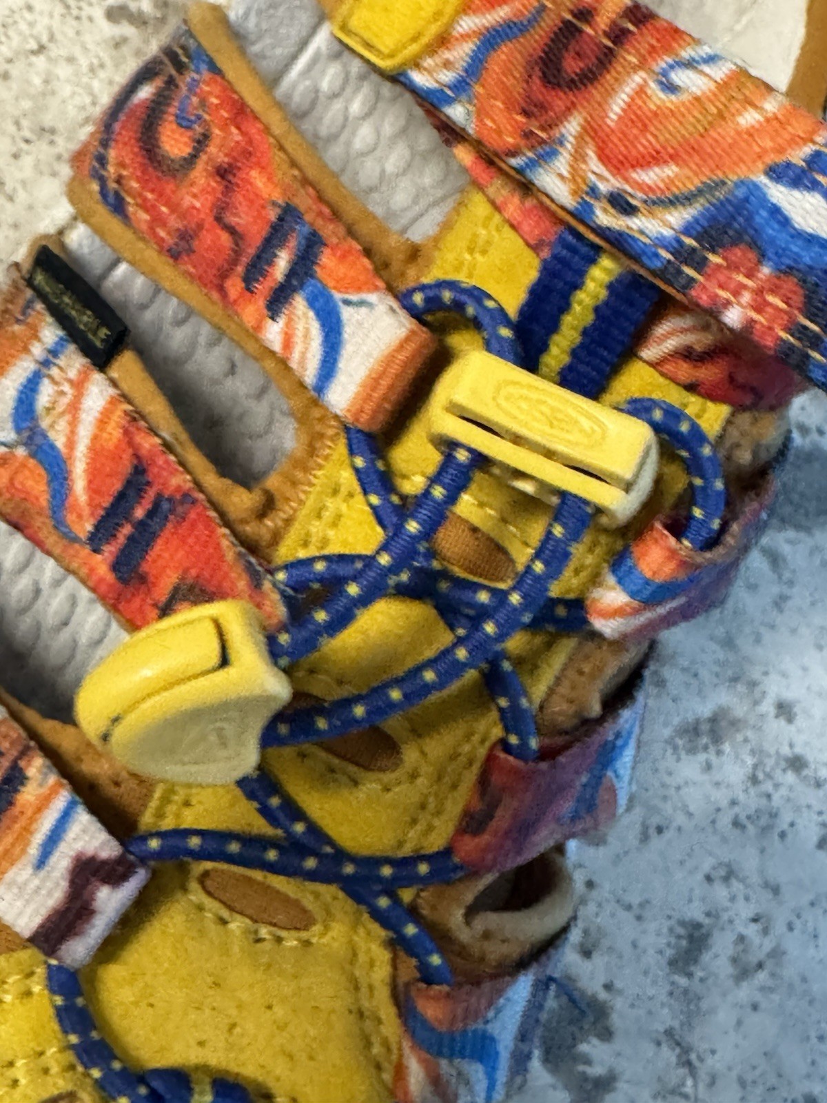 Sandali impermeabili Keen gialli per bambini taglia 3 usati in ottime condizioni