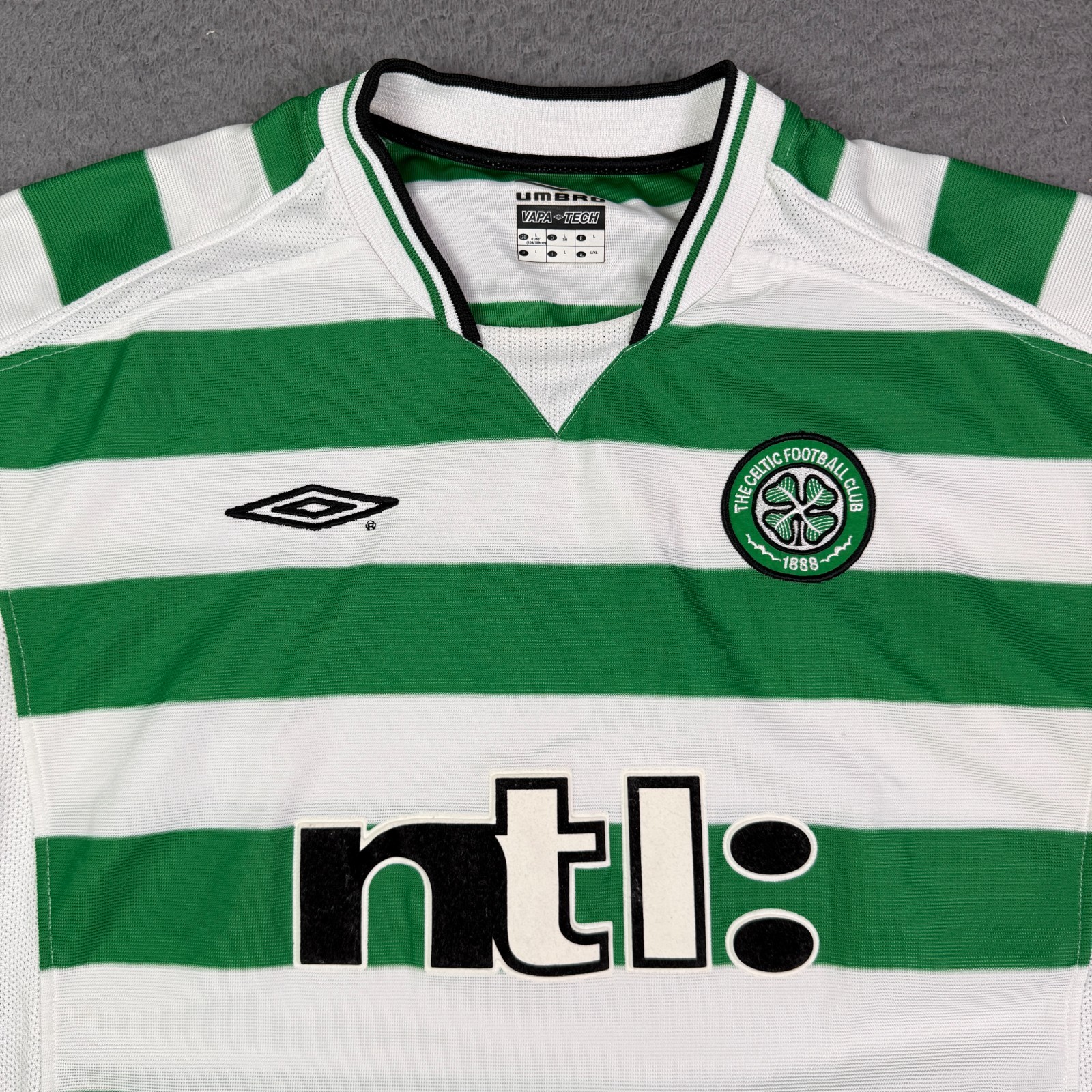 Vintage Celtic F.C. Umbro Home Soccer Jersey Mens Large Green White Striped 2001