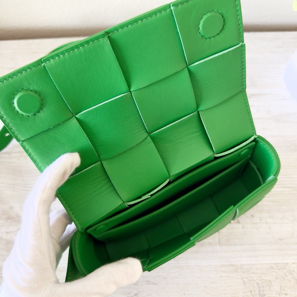 New Bottega Veneta Cassette leather belt bag, green | eBay