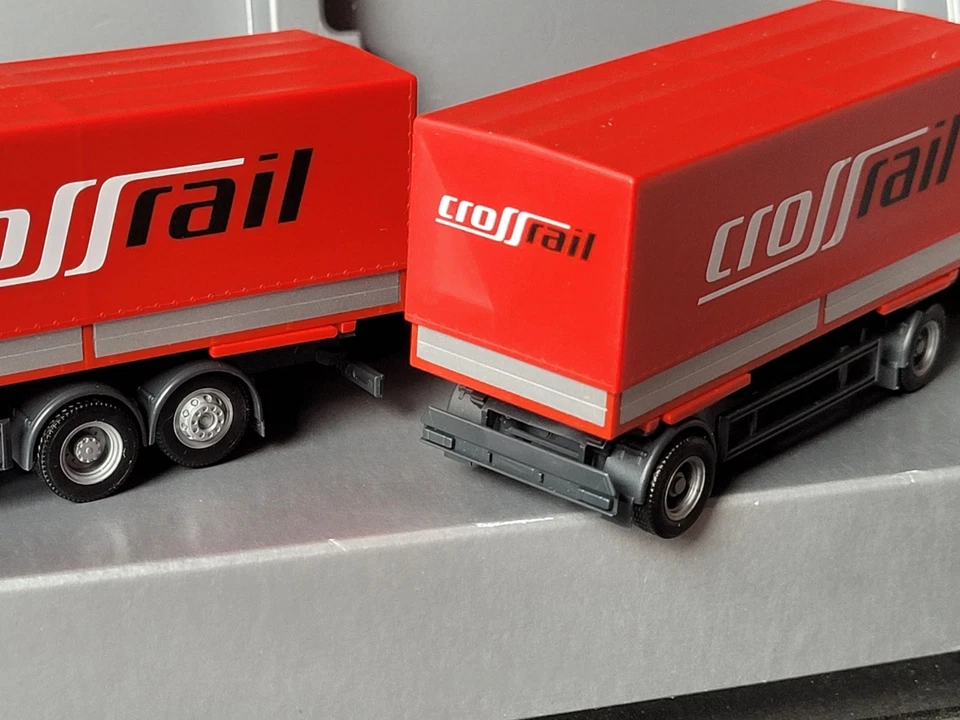 Actros 2550 crossrail kombinierter Güterverkehr Schweiz Wechselbrücken Hängerzug - Bild 4 von 4