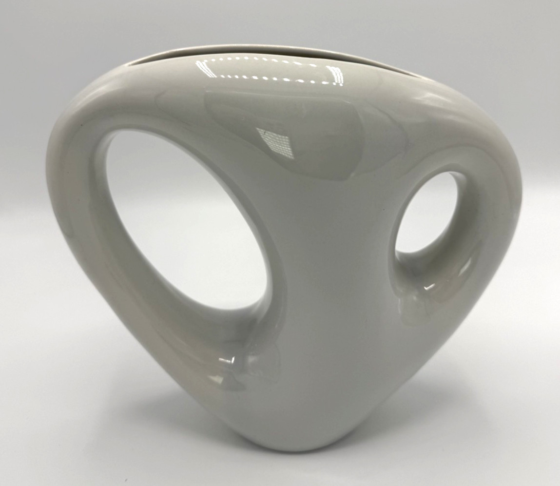 White sculptural Haeger pottery Artech vase from the 1980s